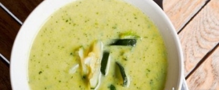 طريقة تحضير شوربة الكوسا السهلة والسريعة.