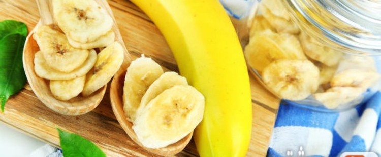 فوائد تناول الموز قبل النوم وعلي الريق