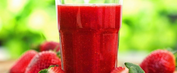 فوائد عصير الفراولة للبشرة