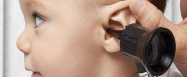 أعراض إلتهاب الأذن عند الأطفال