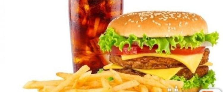 أطعمة غير صحية مضرة علي الدماغ