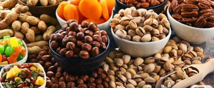 أطعمة فعالة تساعد علي تقوية النظر