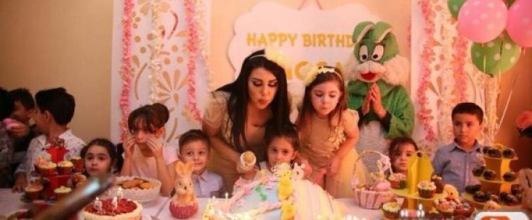 تقاليد الإحتفال بأعياد الميلاد حول العالم